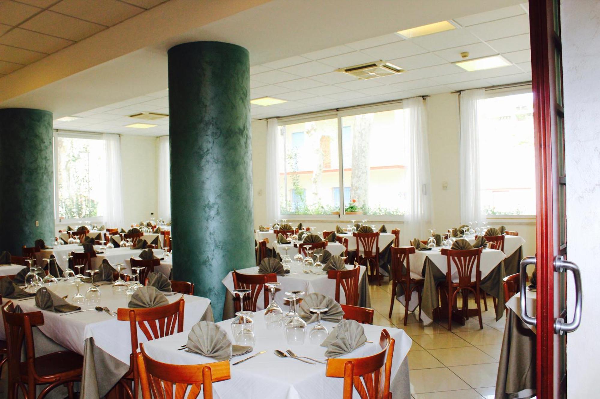 צ'סנטיקו Blue Loft Hotel מראה חיצוני תמונה