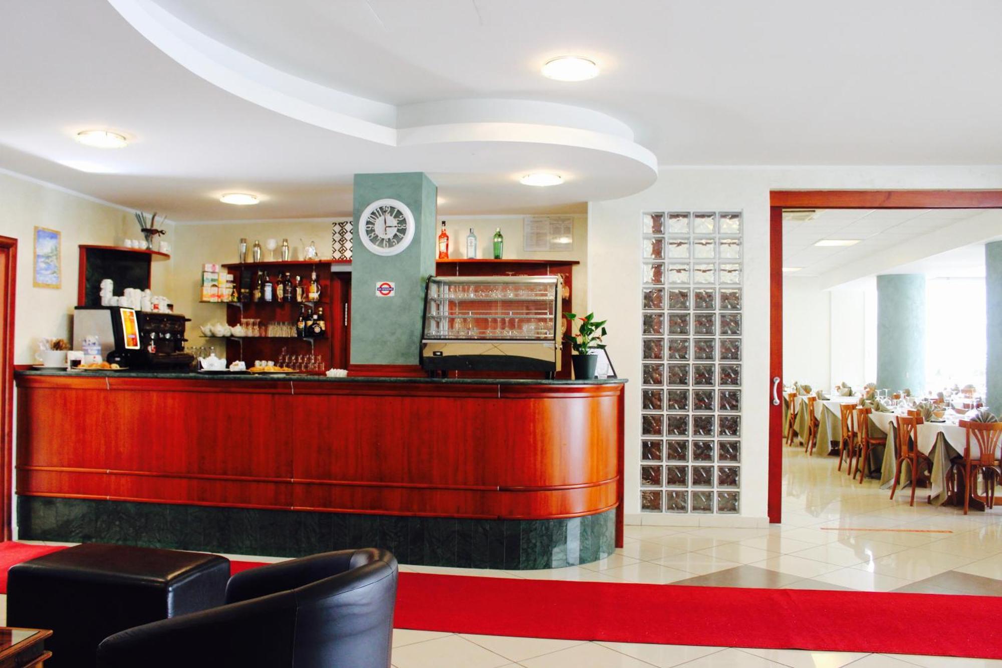 צ'סנטיקו Blue Loft Hotel מראה חיצוני תמונה