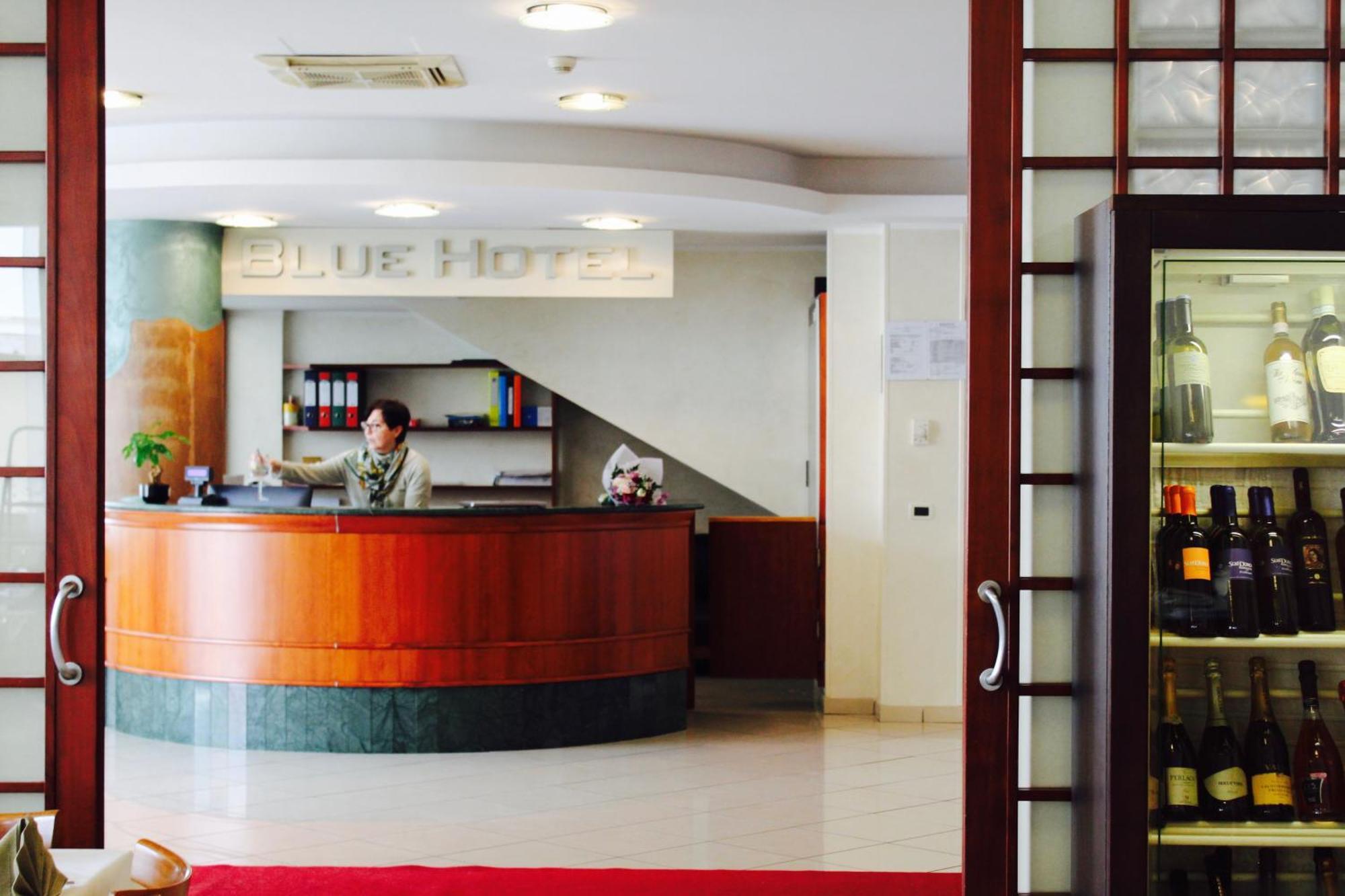 צ'סנטיקו Blue Loft Hotel מראה חיצוני תמונה
