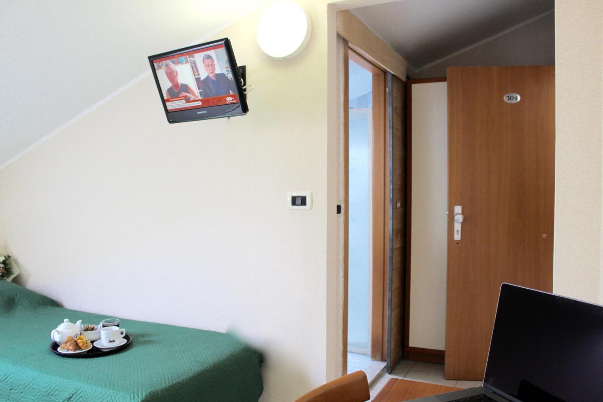 צ'סנטיקו Blue Loft Hotel מראה חיצוני תמונה