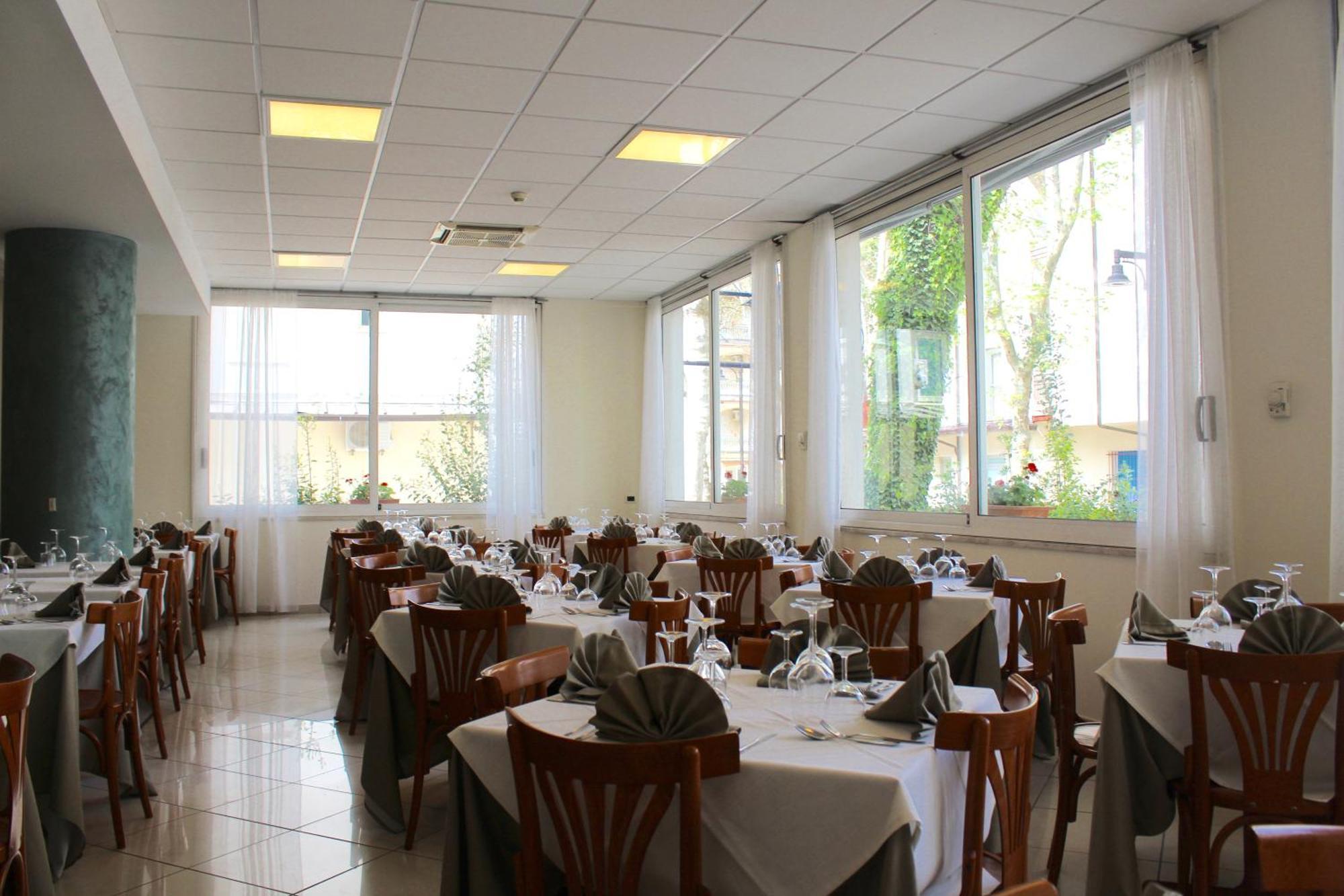 צ'סנטיקו Blue Loft Hotel מראה חיצוני תמונה