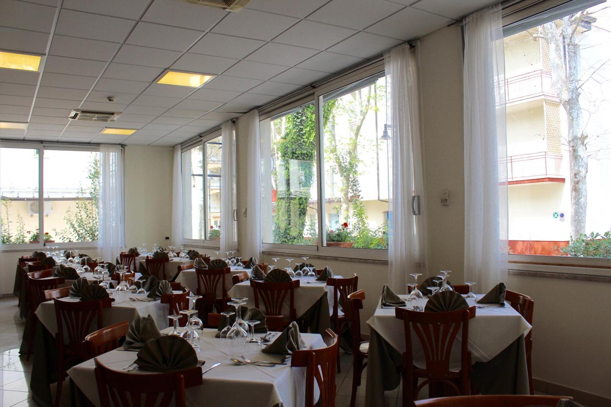 צ'סנטיקו Blue Loft Hotel מראה חיצוני תמונה
