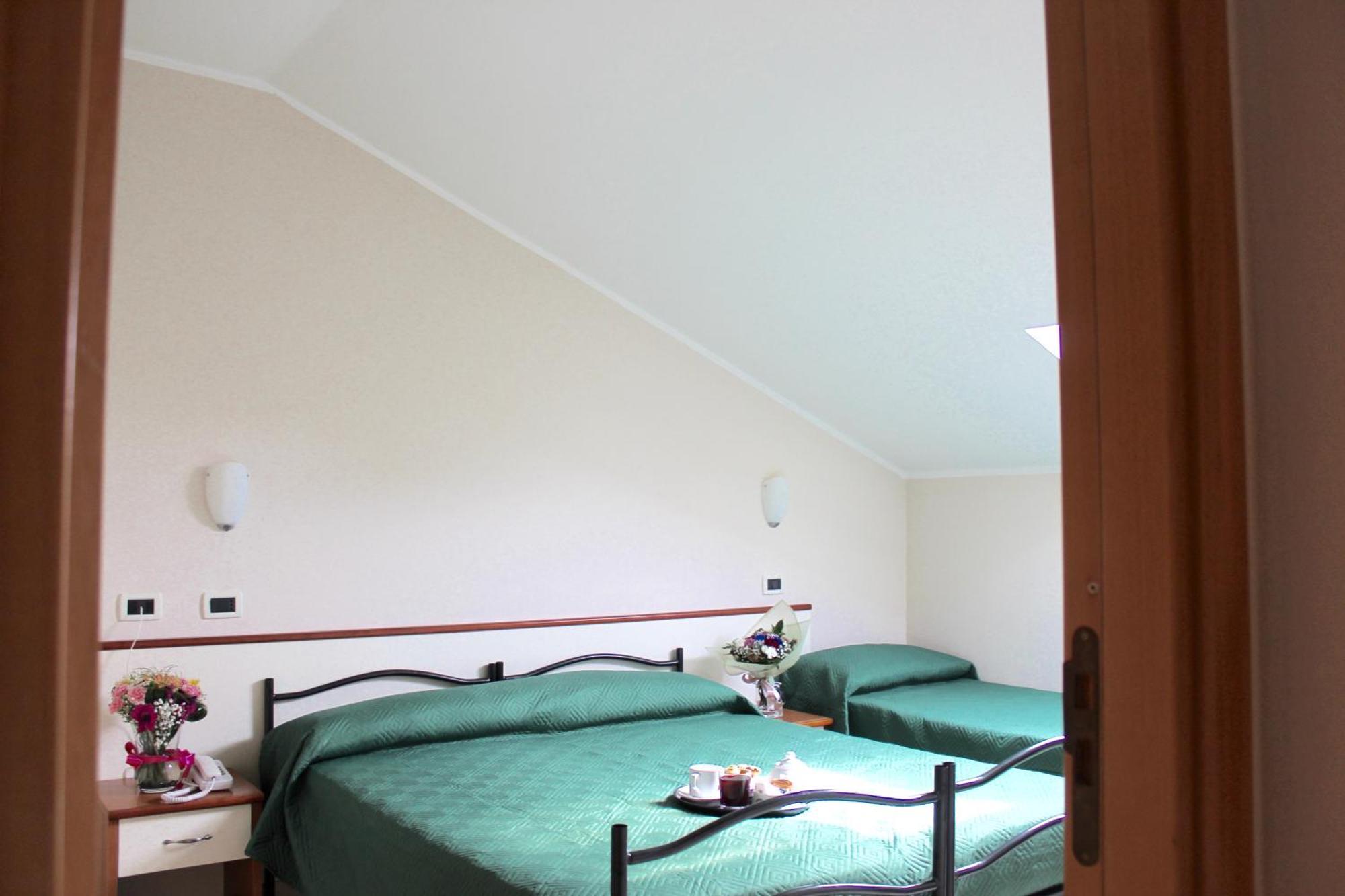 צ'סנטיקו Blue Loft Hotel מראה חיצוני תמונה