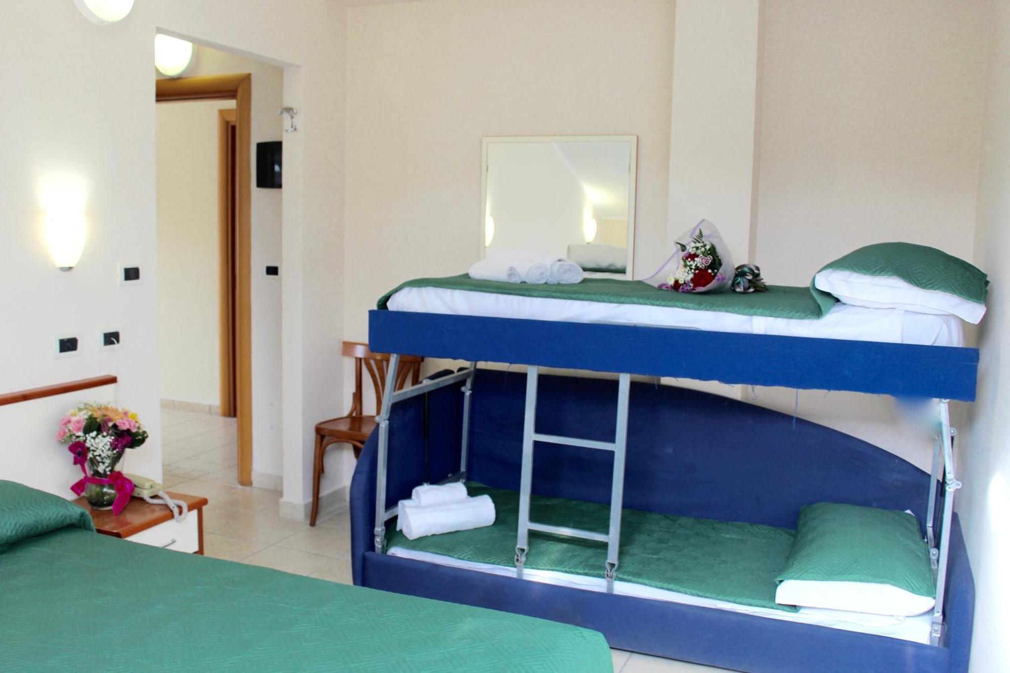 צ'סנטיקו Blue Loft Hotel מראה חיצוני תמונה