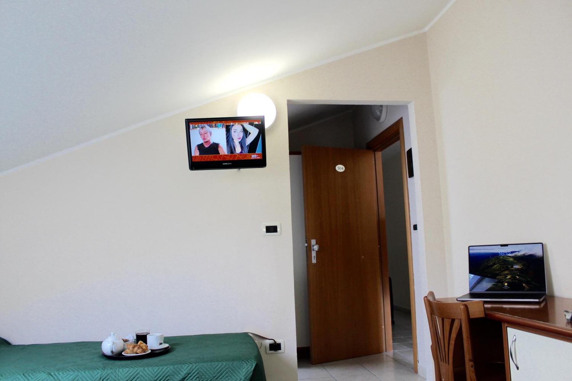 צ'סנטיקו Blue Loft Hotel מראה חיצוני תמונה