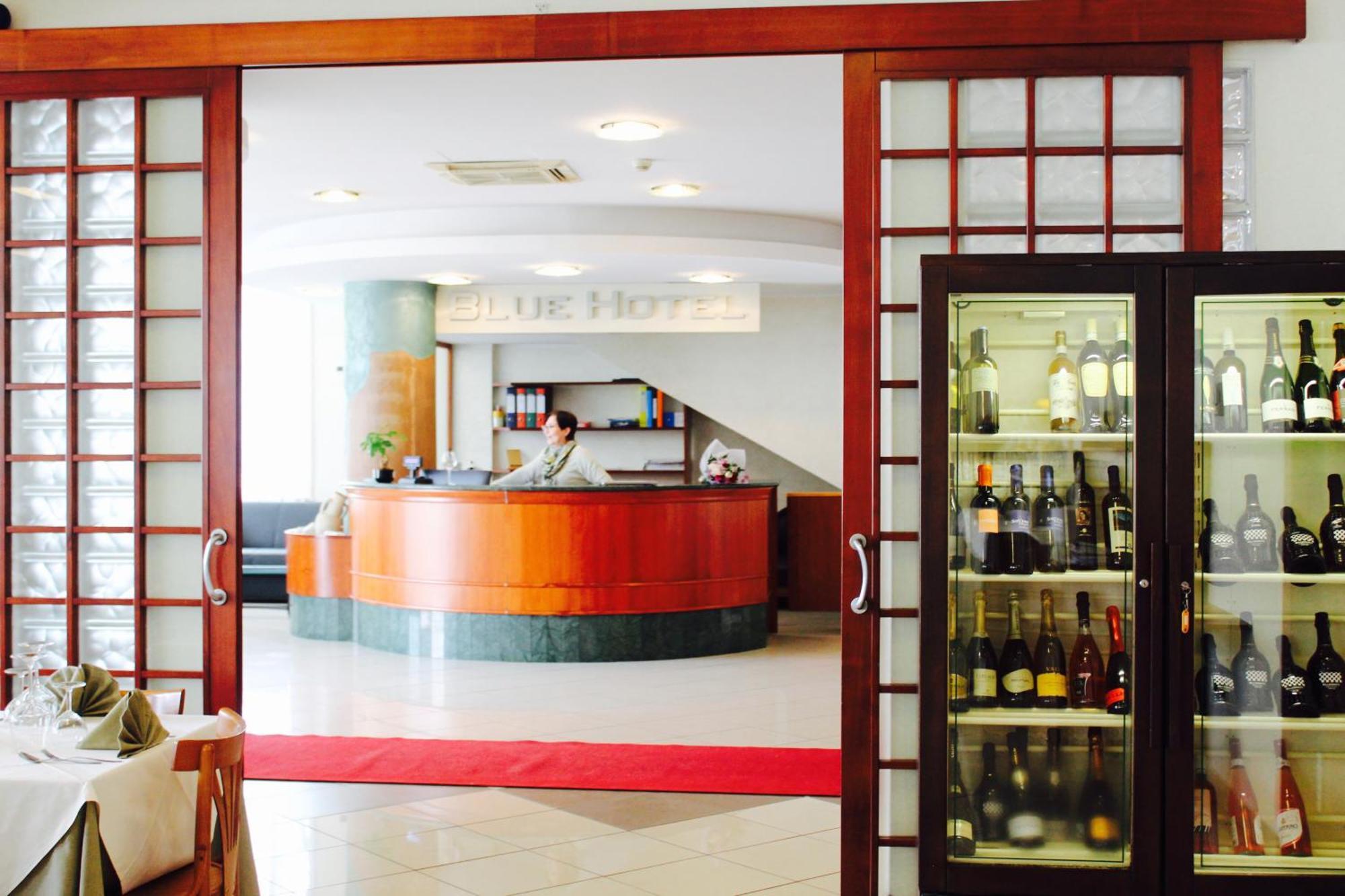 צ'סנטיקו Blue Loft Hotel מראה חיצוני תמונה