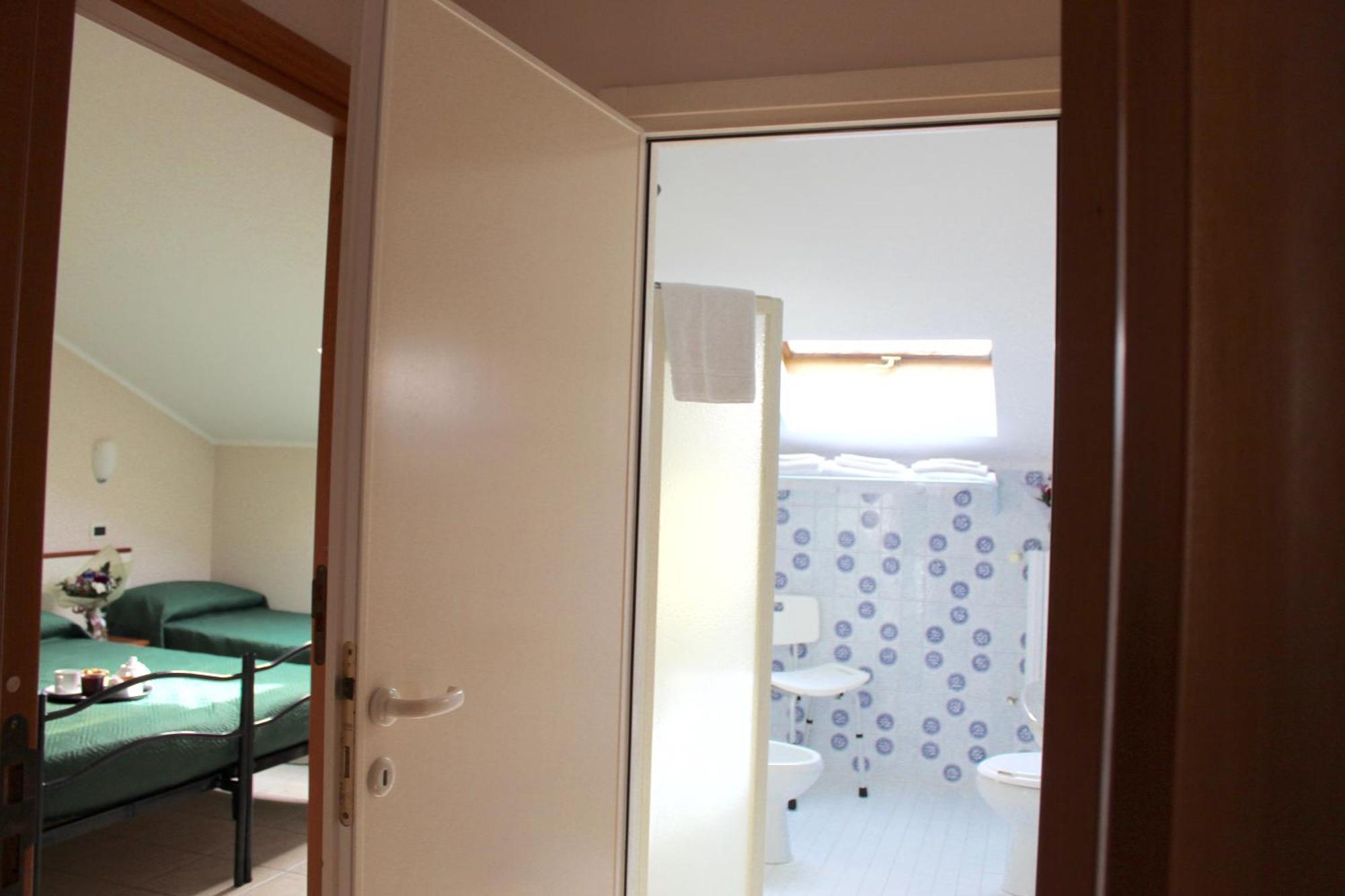 צ'סנטיקו Blue Loft Hotel מראה חיצוני תמונה