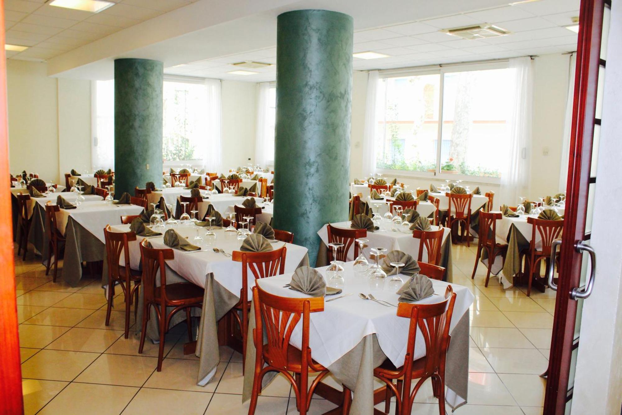 צ'סנטיקו Blue Loft Hotel מראה חיצוני תמונה