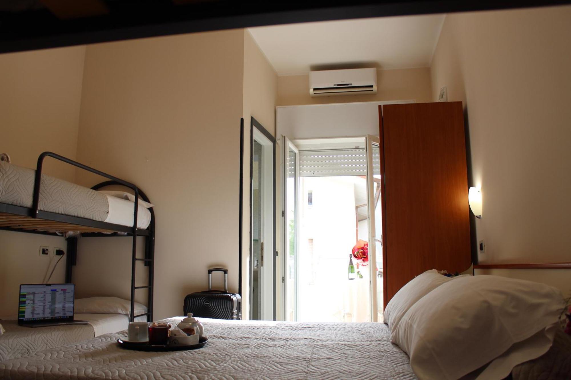 צ'סנטיקו Blue Loft Hotel מראה חיצוני תמונה