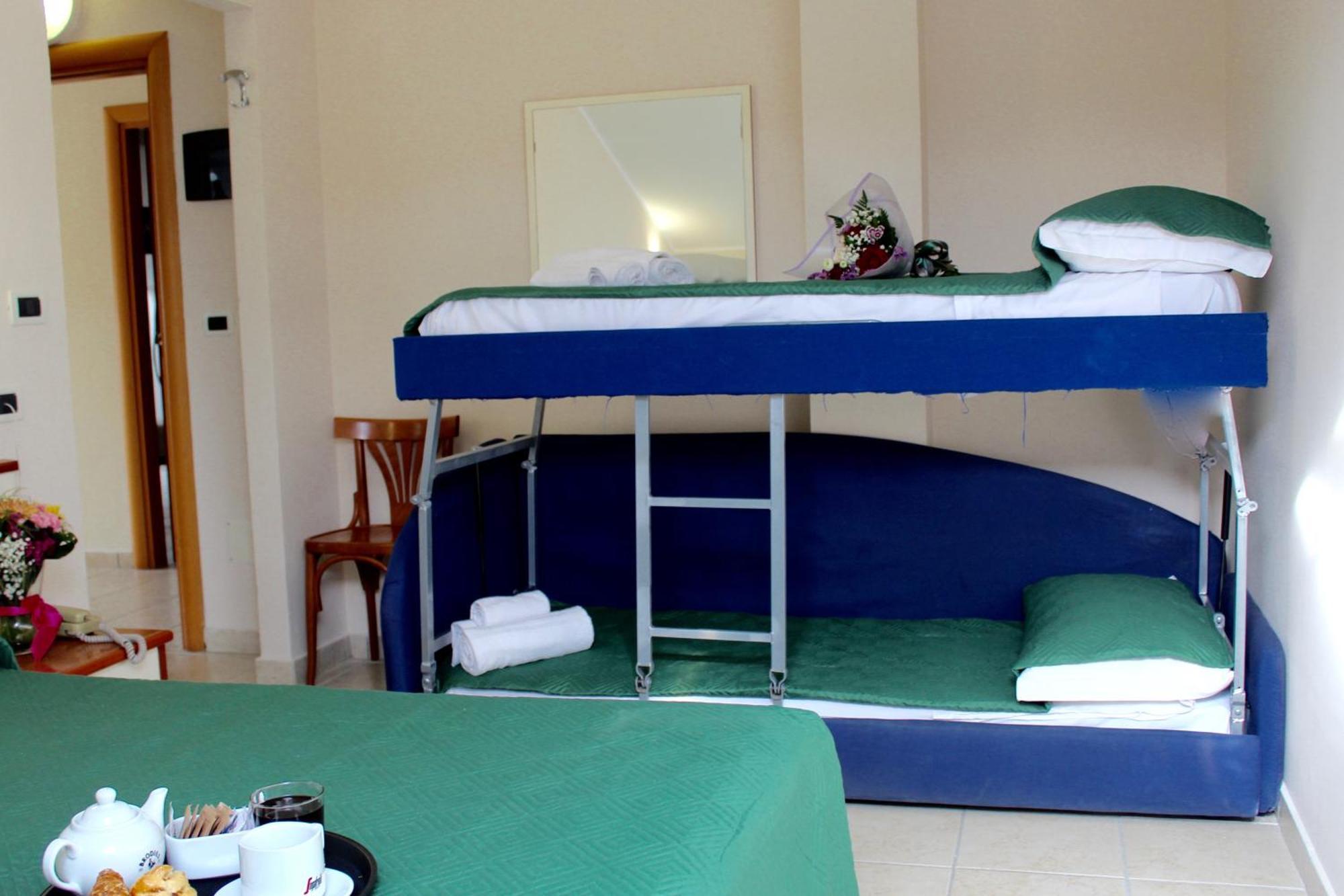 צ'סנטיקו Blue Loft Hotel מראה חיצוני תמונה