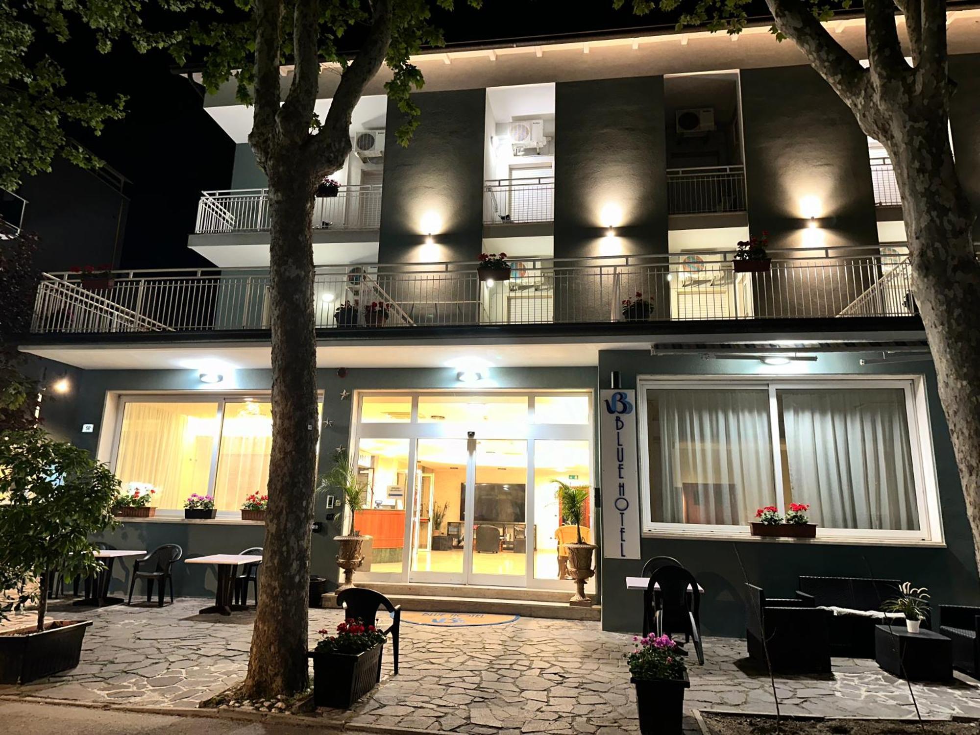 צ'סנטיקו Blue Loft Hotel מראה חיצוני תמונה