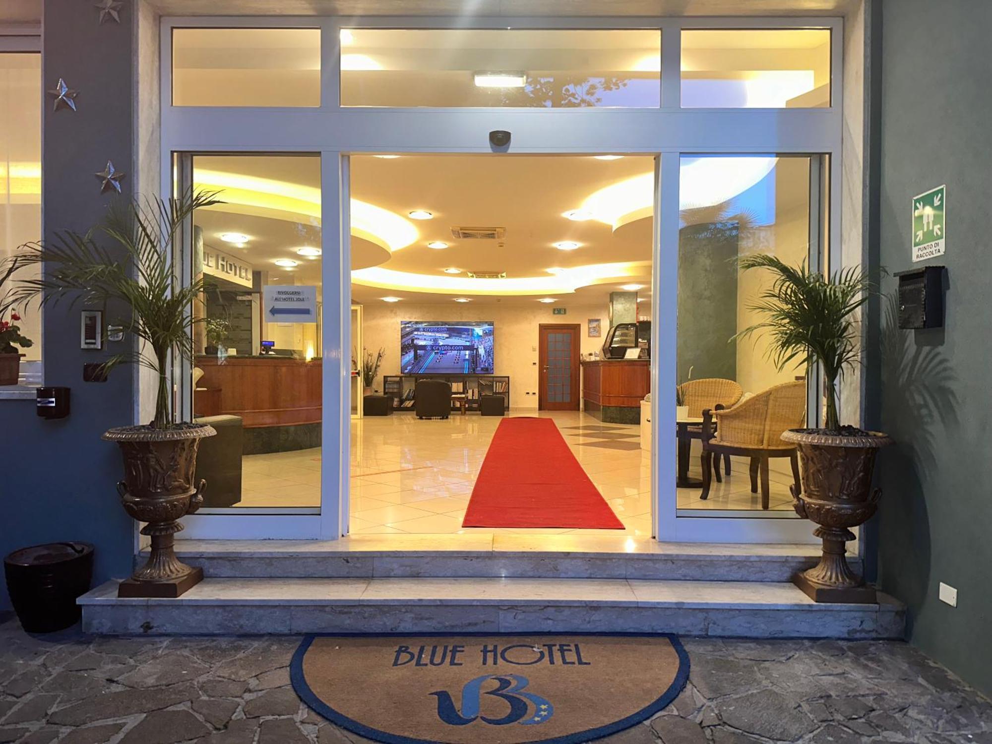 צ'סנטיקו Blue Loft Hotel מראה חיצוני תמונה